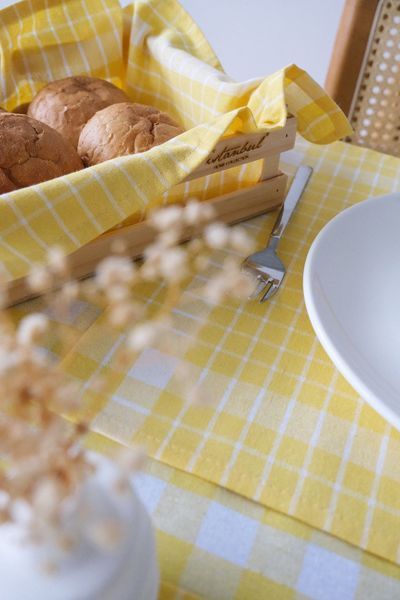 Скатертина з серветками Istanbul Piknik Set 140х180 см Happy Days Sari 33217-К фото