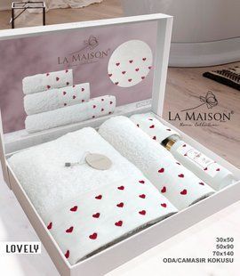 Подарунковий набір рушників La Maison 3 шт з ароматом Lovely 30258-К фото