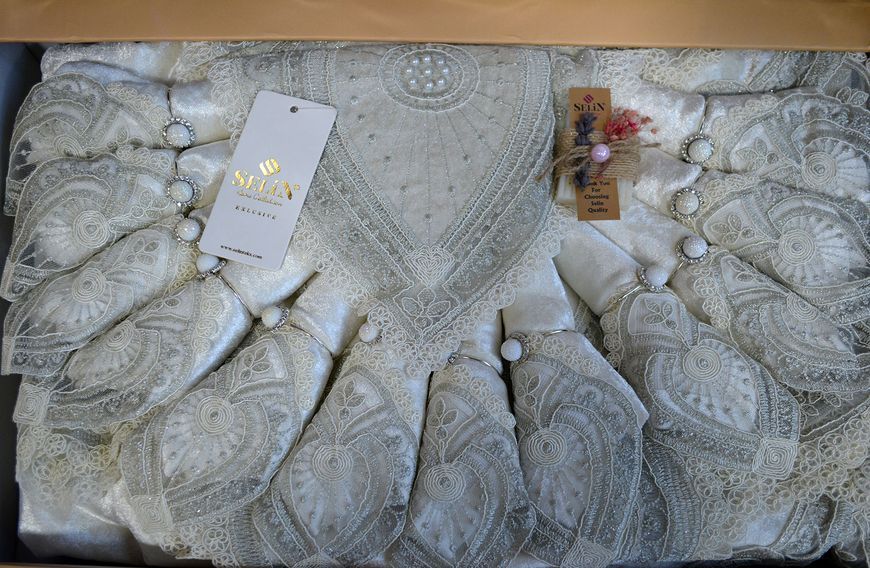 Велюрова скатертина з ранером Selin Hurrem Set 160&times;350 см+12 серветок кремова 21539-К фото
