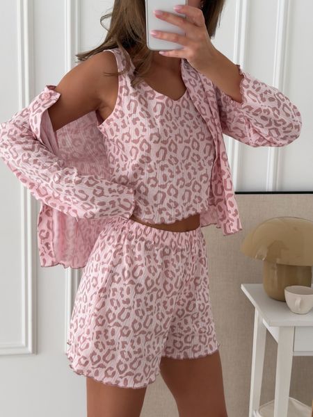 Домашній костюм-піжама Кофта + Топ + Шорти Лео пудра S/M 253p фото
