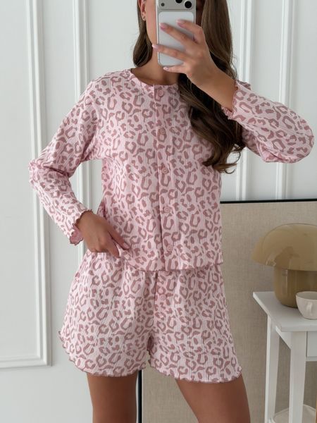 Домашній костюм-піжама Кофта + Топ + Шорти Лео пудра S/M 253p фото