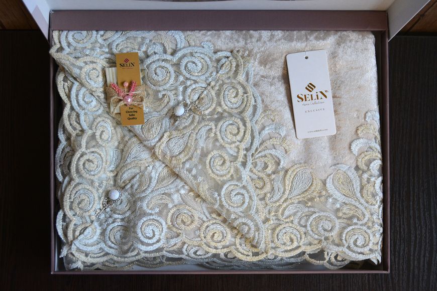 Велюровая скатерть Selin Tuana 160х300 см бежевая 33165-К bej фото