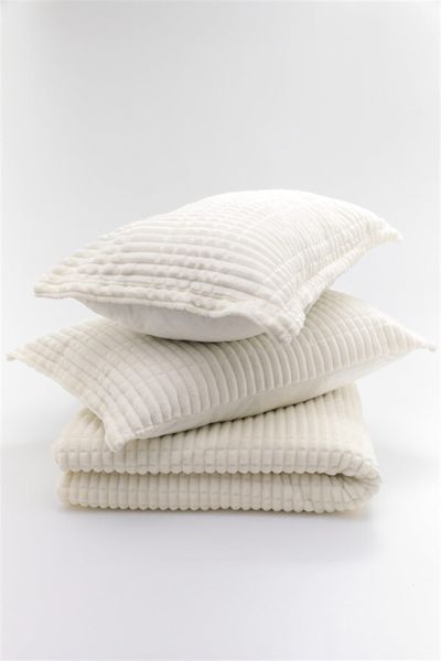 Покрывало с наволочками Merinos Modern Line 220&times;240 см кремовое 34081-2-К фото